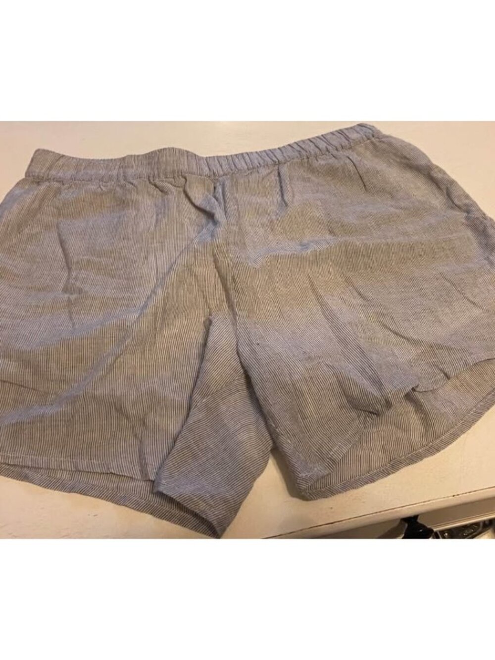 Knot Sisters Size Large White Shorts w/ Blue Stripes